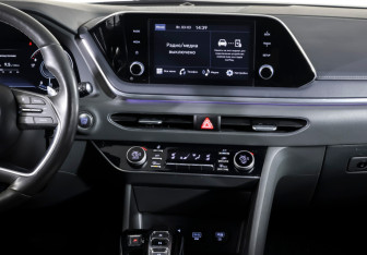 Подержанный автомобиль Hyundai Sonata 2023 года (15 фото)