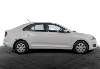 Подержанный автомобиль Skoda Rapid Liftback 2019 года (4 фото)