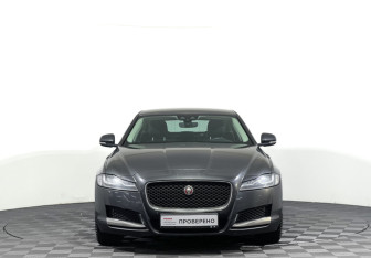 Подержанный автомобиль Jaguar XF Sedan 2019 года (2 фото)