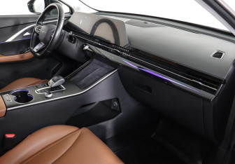 Подержанный автомобиль Omoda C5 2022 года (10 фото)