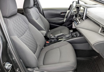 Подержанный автомобиль Toyota Corolla Sedan 2019 года (23 фото)