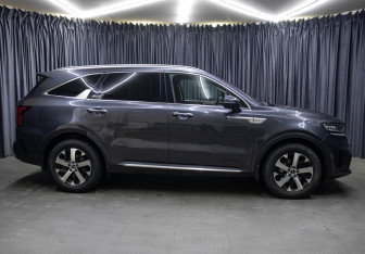 Подержанный автомобиль Kia Sorento 2022 года (4 фото)