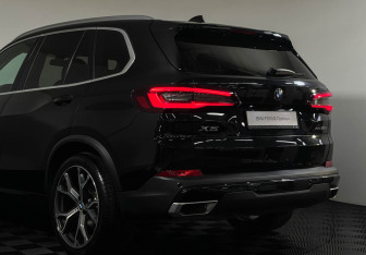 Подержанный автомобиль BMW X5 2020 года (21 фото)