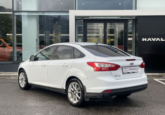 Подержанный автомобиль Ford Focus Sedan 2012 года (7 фото)