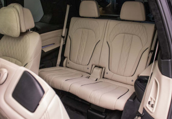 Подержанный автомобиль BMW X7 2019 года (12 фото)