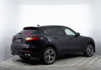 Подержанный автомобиль Maserati Levante 2017 года (5 фото)