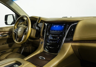 Подержанный автомобиль Cadillac Escalade Suv 2015 года (9 фото)