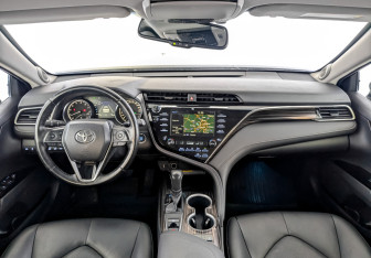 Подержанный автомобиль Toyota Camry Sedan 2020 года (14 фото)