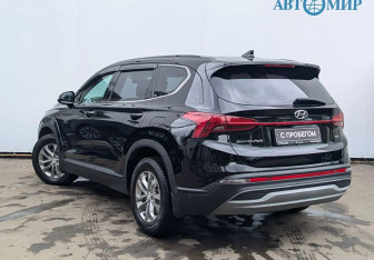 Подержанный автомобиль Hyundai Santa Fe 2021 года (7 фото)
