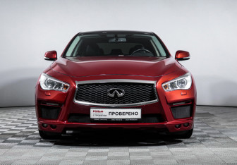 Подержанный автомобиль Infiniti Q50 2015 года (2 фото)
