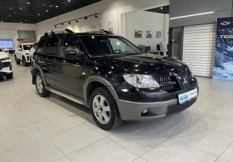 Подержанный автомобиль Mitsubishi Outlander 2005 года (3 фото)
