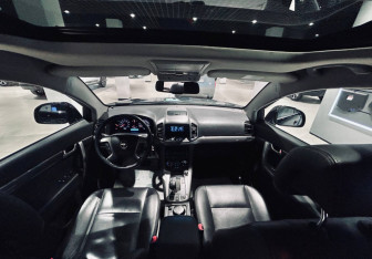 Подержанный автомобиль Chevrolet Captiva 2012 года (16 фото)