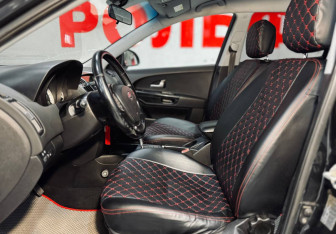 Подержанный автомобиль Kia Ceed Wagon 2009 года (10 фото)