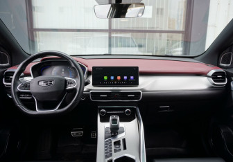 Подержанный автомобиль Geely Coolray 2021 года (12 фото)