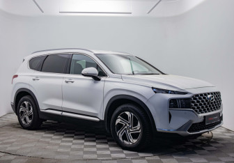 Подержанный автомобиль Hyundai Santa Fe 2022 года (7 фото)