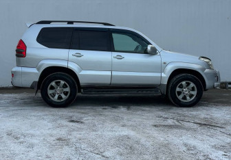 Подержанный автомобиль Toyota Land Cruiser Prado 2003 года (4 фото)