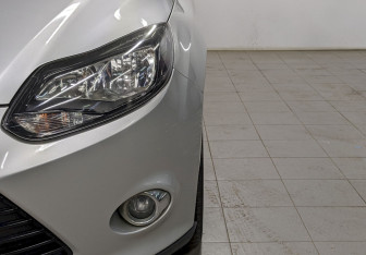 Подержанный автомобиль Ford Focus Wagon 2014 года (16 фото)