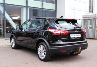 Подержанный автомобиль Nissan Qashqai 2017 года (6 фото)