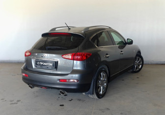 Подержанный автомобиль Infiniti EX 2012 года (5 фото)