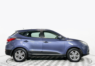 Подержанный автомобиль Hyundai ix35 2012 года (4 фото)