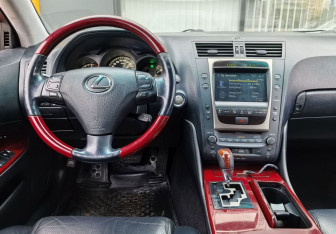Подержанный автомобиль Lexus GS 2007 года (16 фото)