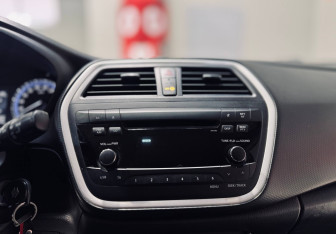 Подержанный автомобиль Suzuki SX4 Hatchback 2014 года (11 фото)