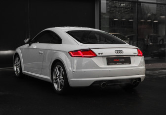 Подержанный автомобиль Audi TT Coupe 2015 года (7 фото)