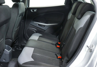 Подержанный автомобиль Ford EcoSport 2016 года (14 фото)