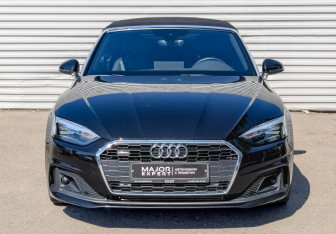 Подержанный автомобиль Audi A4 Sedan 2020 года (2 фото)