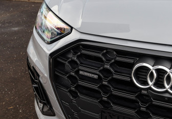 Подержанный автомобиль Audi Q5 2025 года (37 фото)