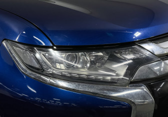 Подержанный автомобиль Mitsubishi Outlander 2015 года (15 фото)