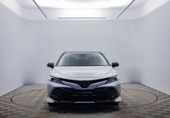 Подержанный автомобиль Toyota Camry Sedan 2020 года (2 фото)