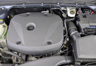 Подержанный автомобиль Volvo XC40 2021 года (9 фото)