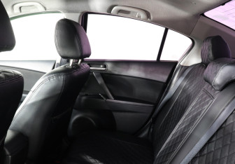 Подержанный автомобиль Mazda 3 Sedan 2010 года (8 фото)