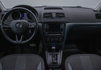 Подержанный автомобиль Skoda Yeti 2017 года (13 фото)