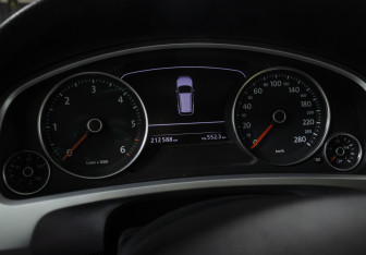 Подержанный автомобиль Volkswagen Touareg 2014 года (11 фото)