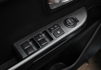Подержанный автомобиль Kia Rio Hatchback 2012 года (13 фото)