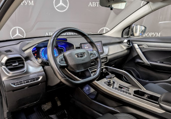 Подержанный автомобиль Geely Coolray 2022 года (16 фото)