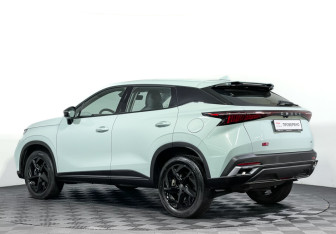 Подержанный автомобиль Omoda C5 2023 года (7 фото)