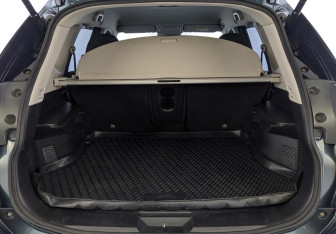 Подержанный автомобиль Nissan X-Trail 2016 года (10 фото)