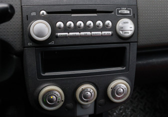 Подержанный автомобиль Mitsubishi Colt Hatchback 2007 года (12 фото)