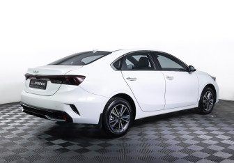 Подержанный автомобиль Kia K3 Sedan 2024 года (5 фото)