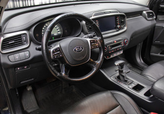 Подержанный автомобиль Kia Sorento 2019 года (16 фото)