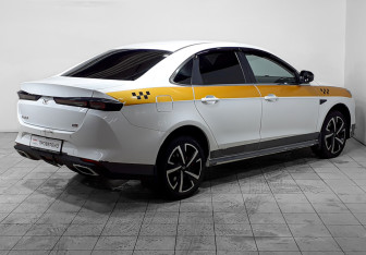 Подержанный автомобиль Kaiyi E5 2023 года (4 фото)