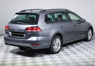 Подержанный автомобиль Volkswagen Golf Wagon 2019 года (3 фото)