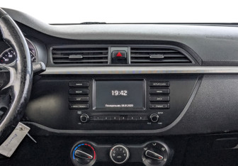 Подержанный автомобиль Kia Rio Hatchback 2019 года (17 фото)