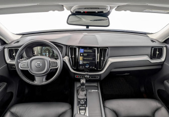 Подержанный автомобиль Volvo XC60 2019 года (14 фото)