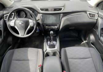 Подержанный автомобиль Nissan Qashqai 2016 года (10 фото)