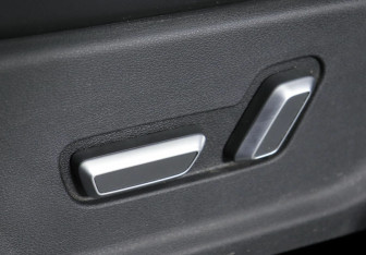 Подержанный автомобиль Geely Atlas 2018 года (11 фото)