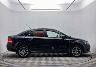 Подержанный автомобиль Volkswagen Polo Sedan 2010 года (4 фото)